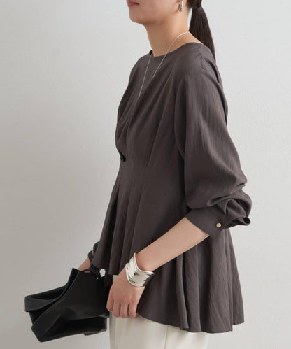 A字版型荷葉邊設計襯衫