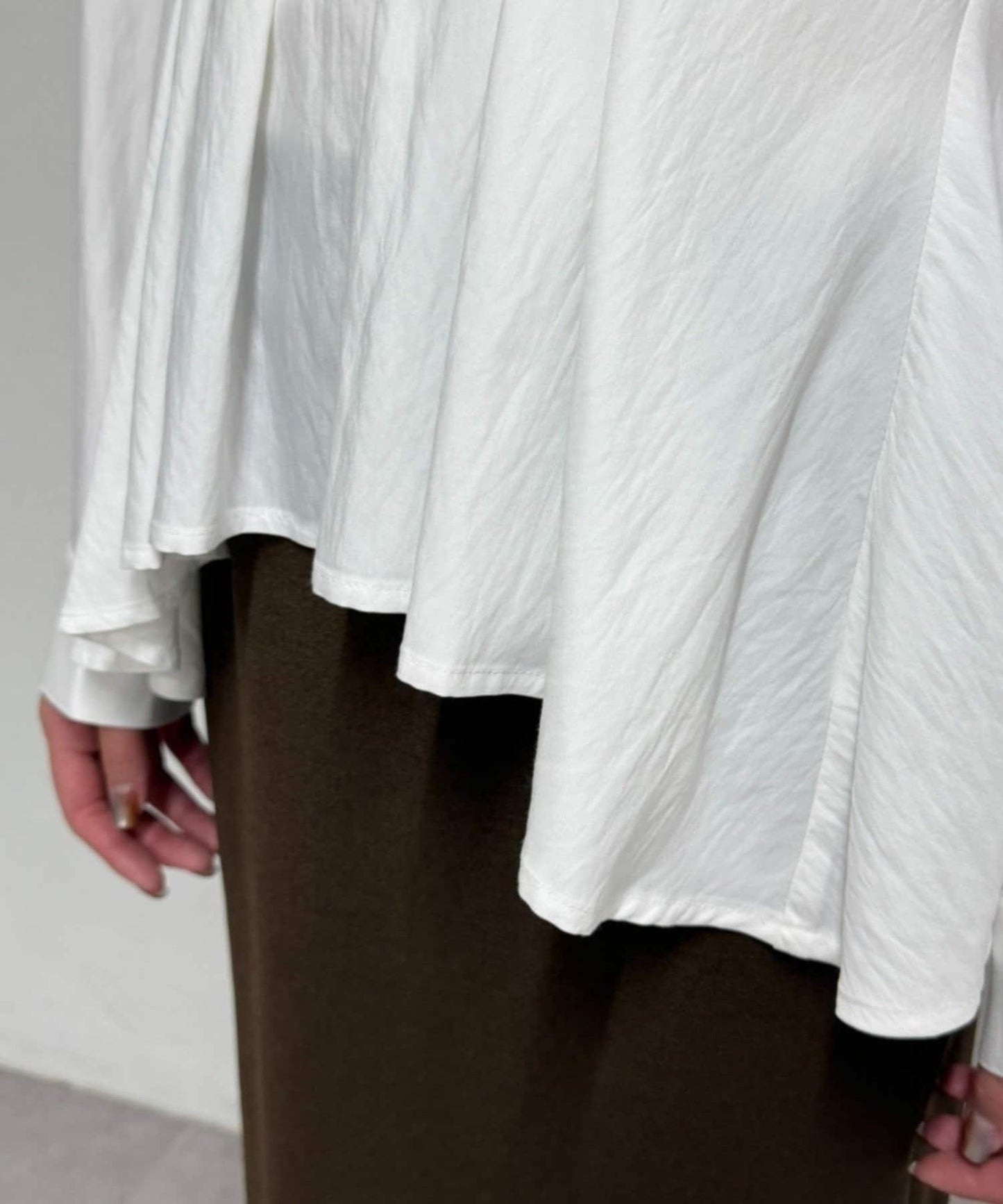 A字版型荷葉邊設計襯衫