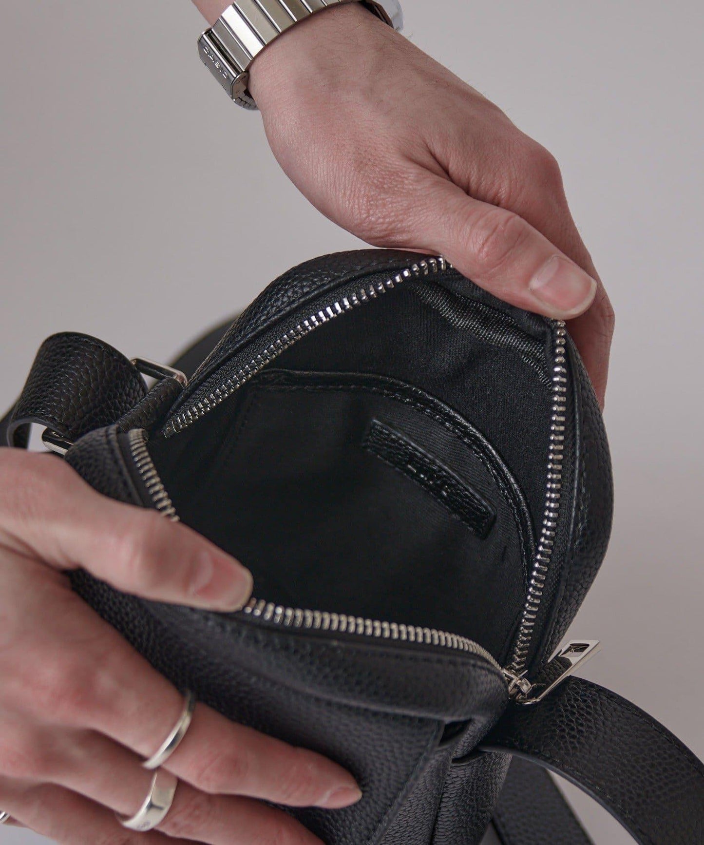 皮革翻蓋小號單肩包 S款