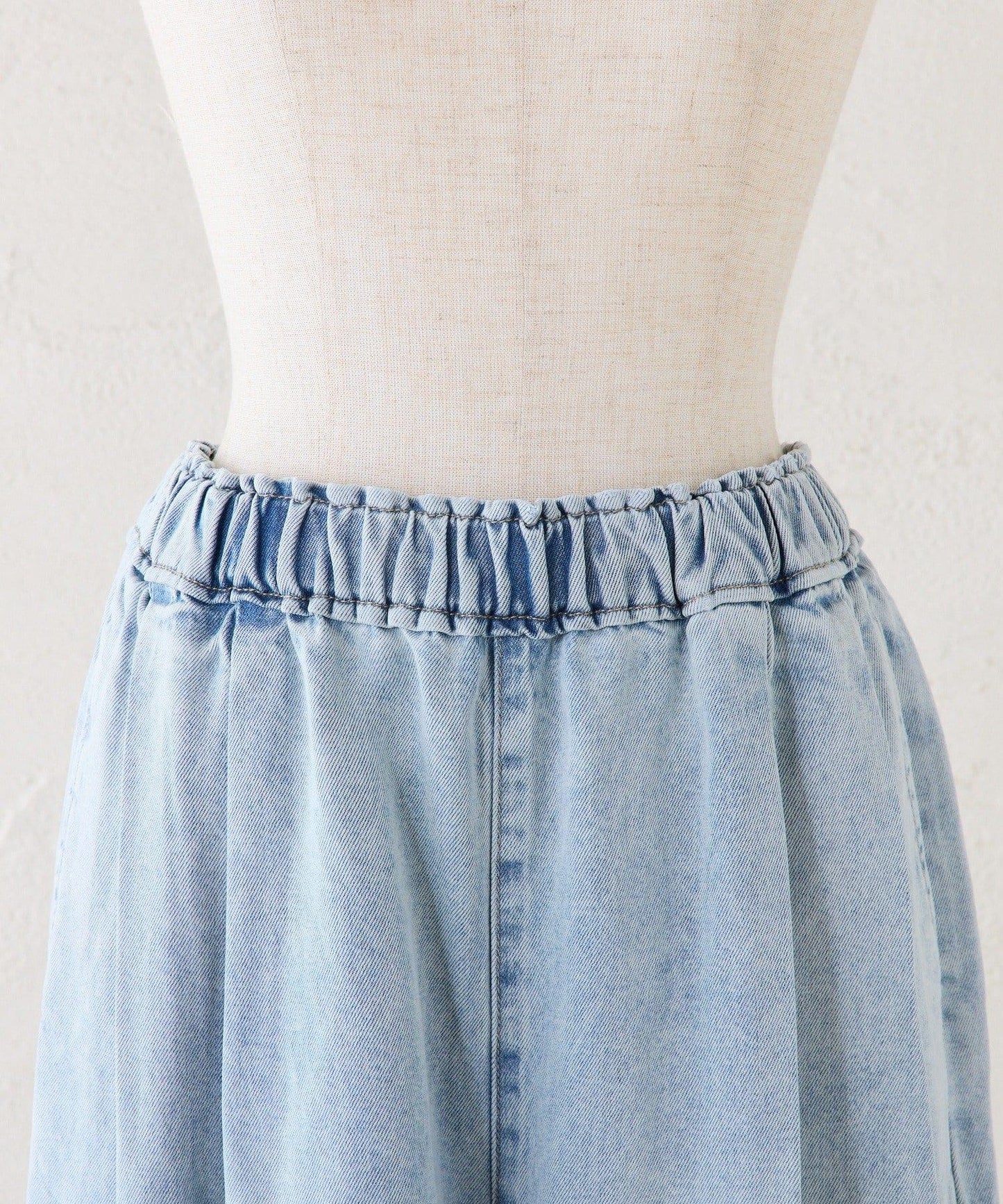 天絲混紡牛仔雙褶休閒褲