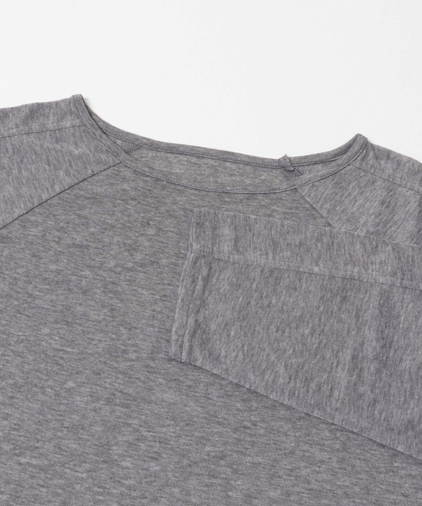 透肌寬鬆設計 配肩帶 上衣