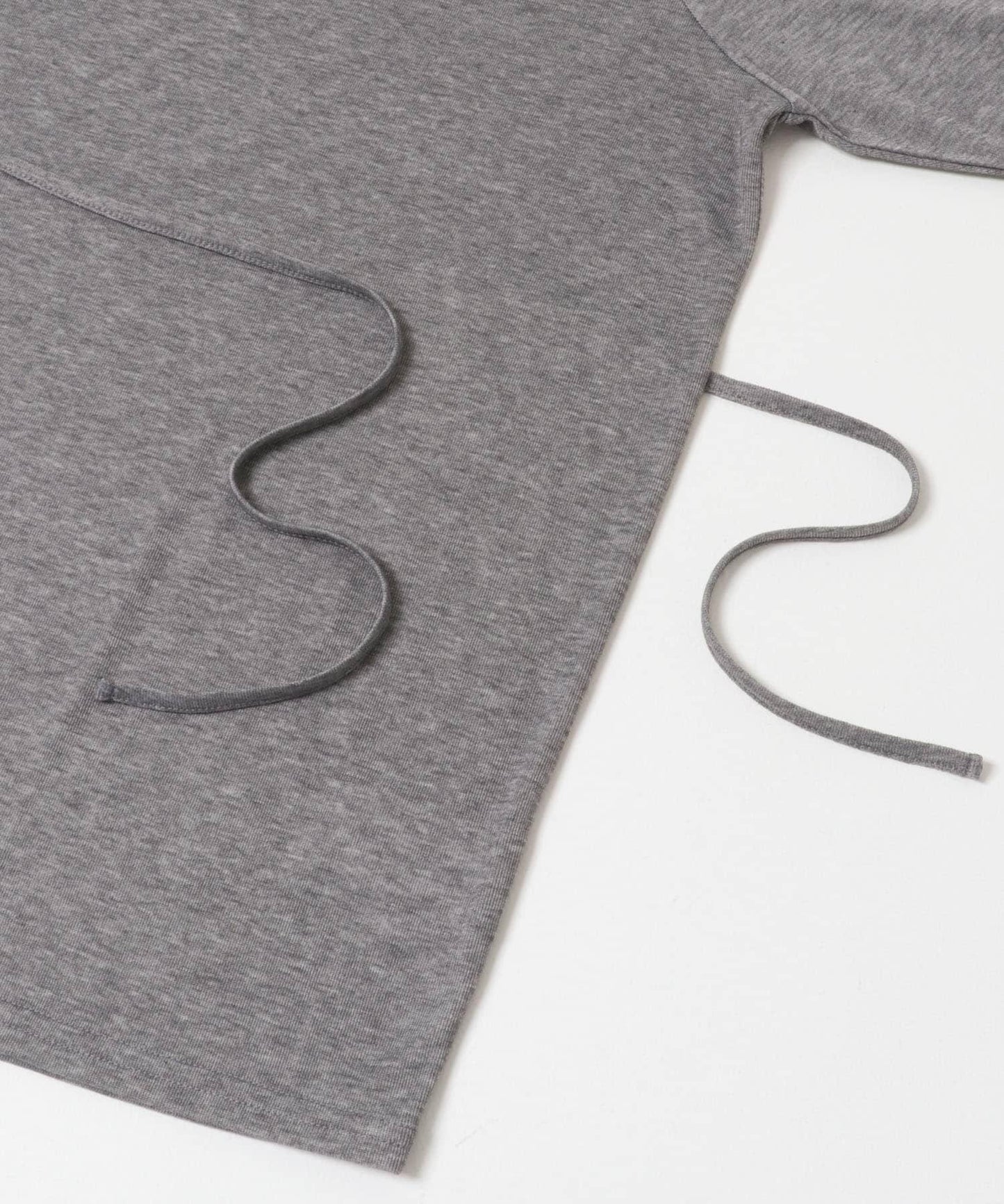 透肌寬鬆設計 配肩帶 上衣