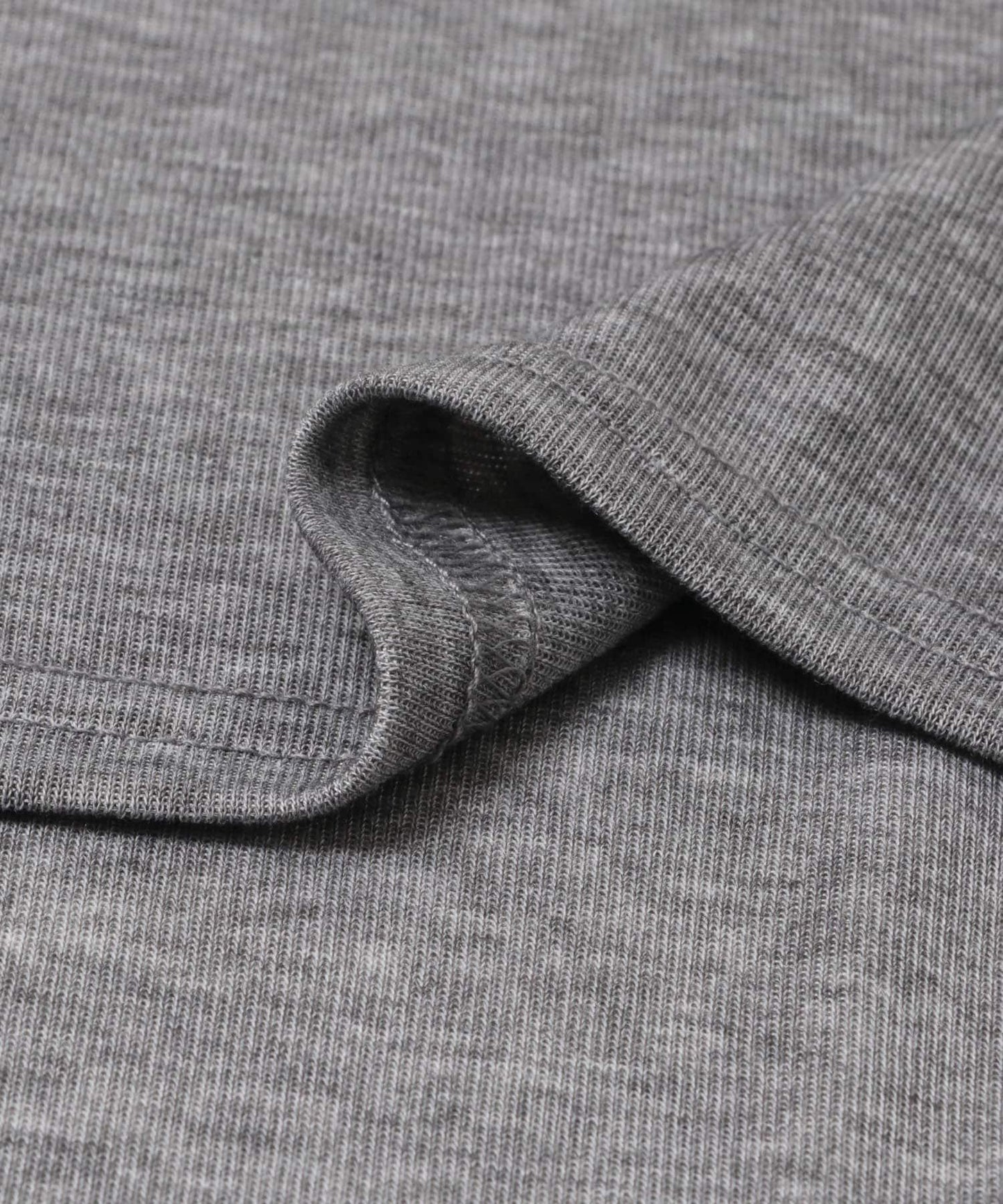 透肌寬鬆設計 配肩帶 上衣