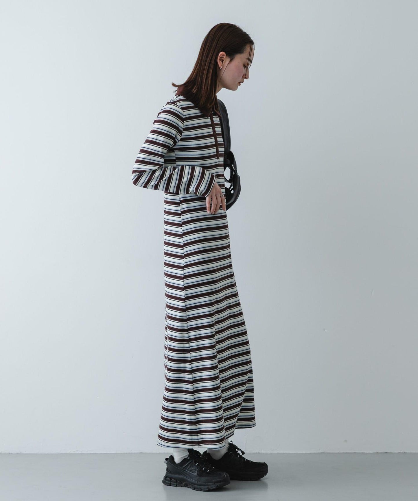 有領按扣設計 連衣裙