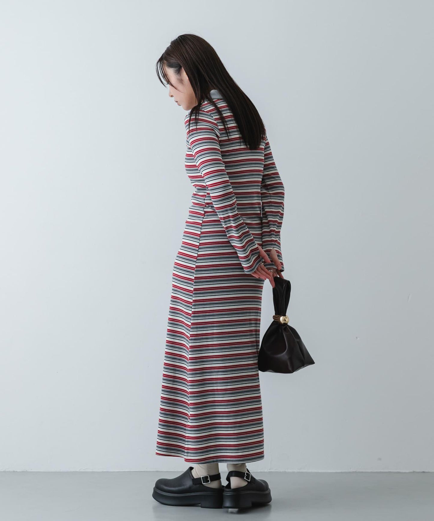 有領按扣設計 連衣裙