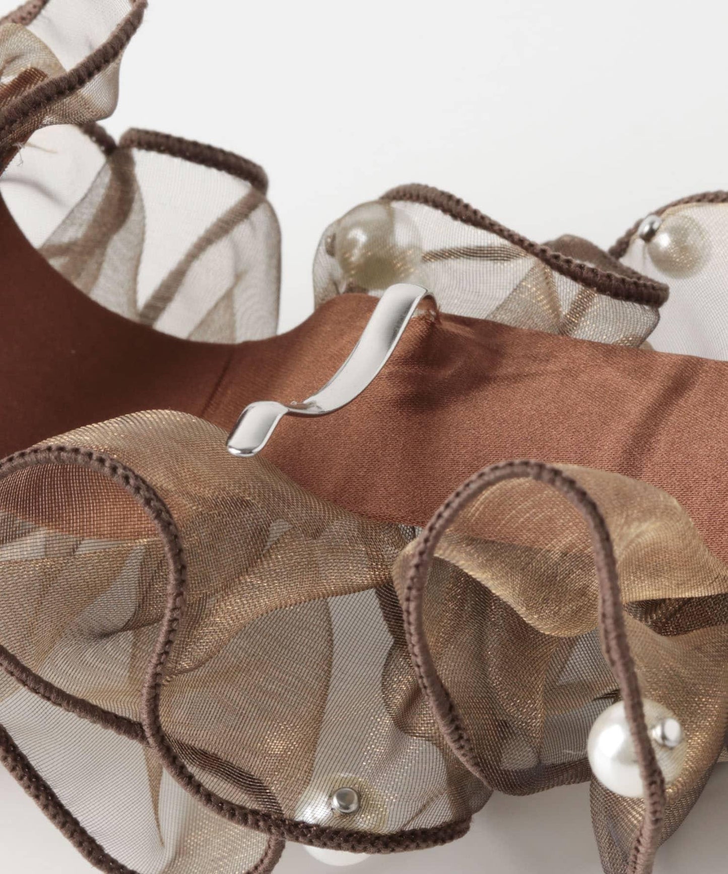 透紗荷葉邊珍珠髮飾扣