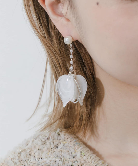 花瓣垂墜珍珠耳環