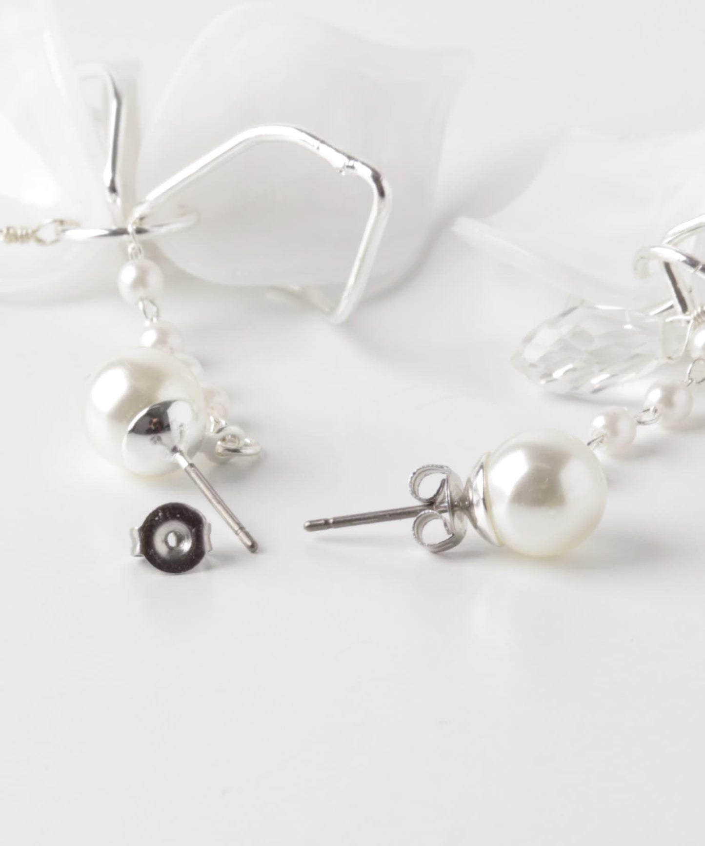 花瓣垂墜珍珠耳環