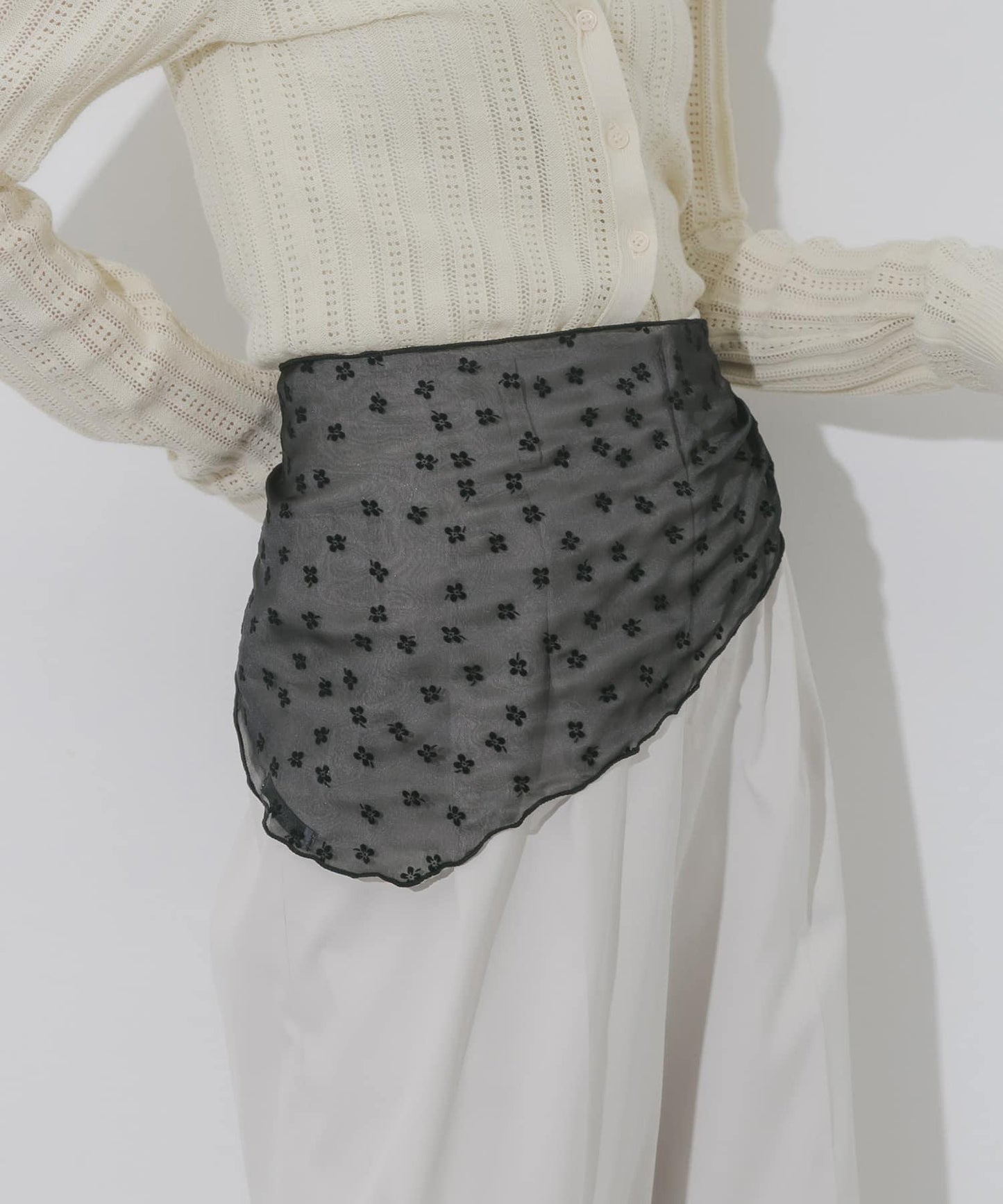 花卉圖案三角絲巾