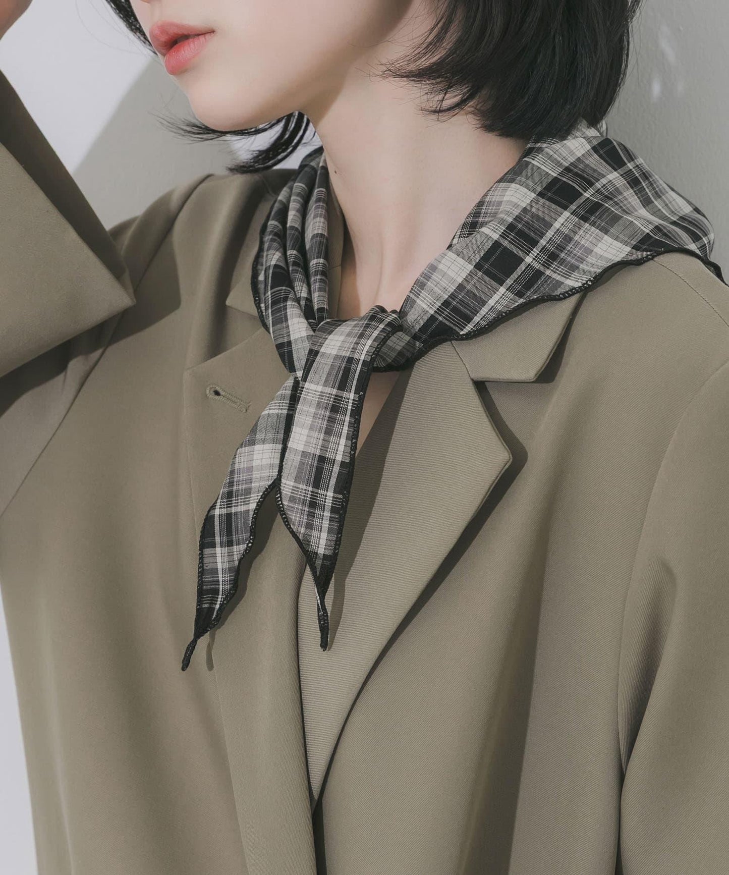 格紋三角設計絲巾