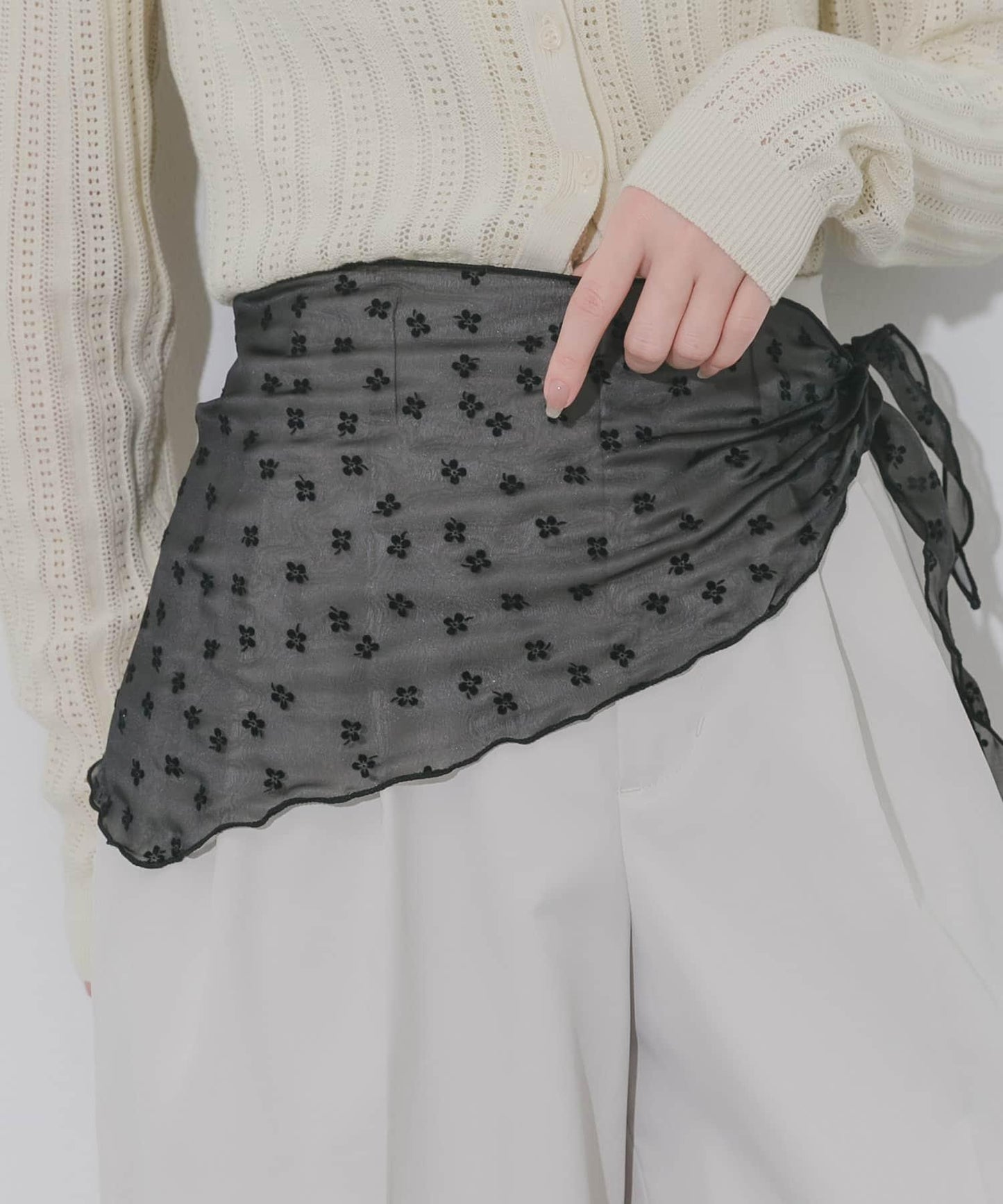 花卉圖案三角絲巾