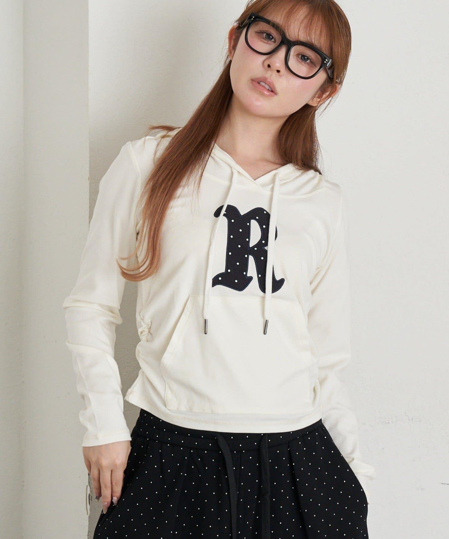 標誌貼片 小巧連帽T恤