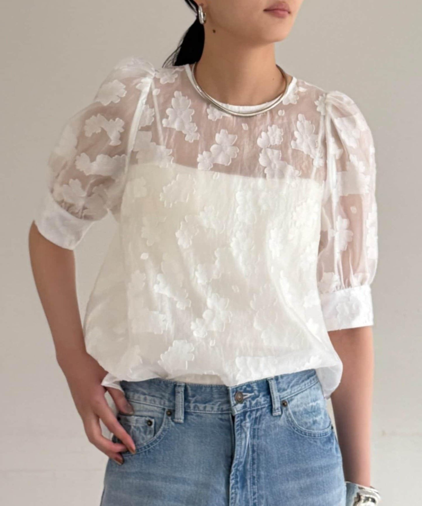 透紗提花泡泡袖襯衫