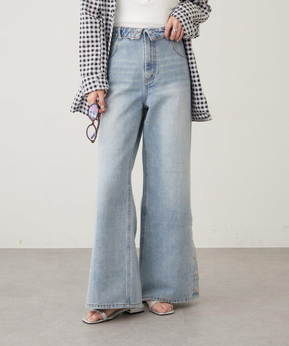 按鈕開叉喇叭牛仔褲