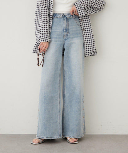 按鈕開叉喇叭牛仔褲