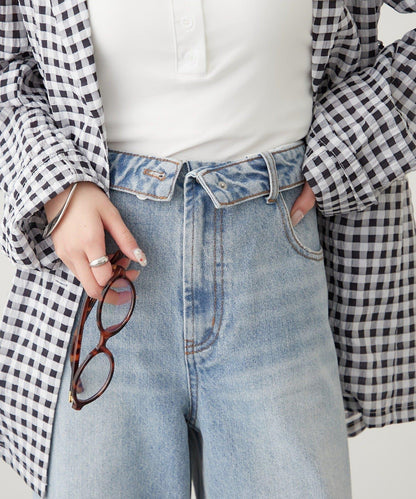 按鈕開叉喇叭牛仔褲