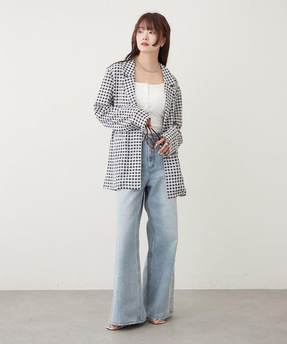 按鈕開叉喇叭牛仔褲