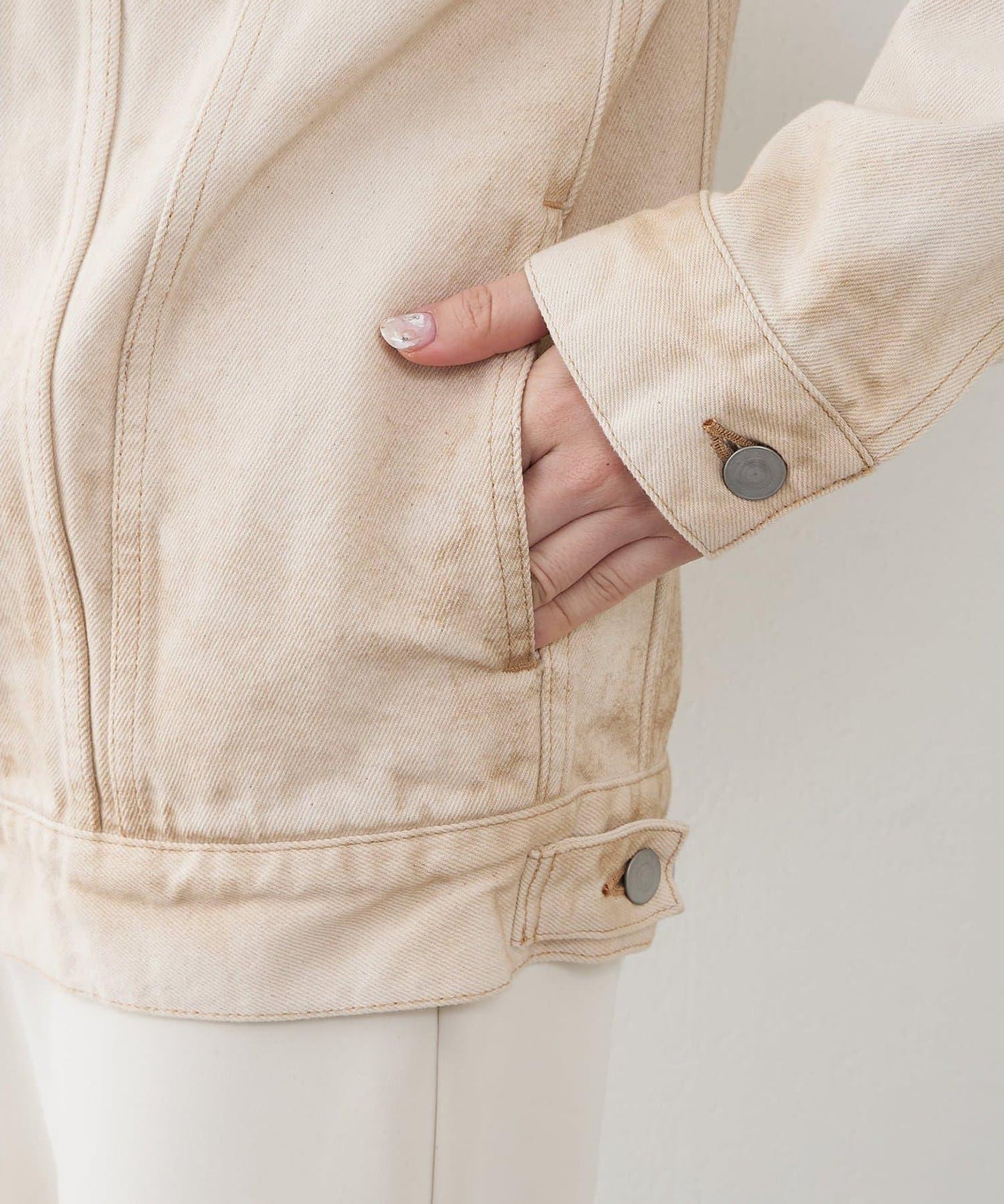 日曬褪色牛仔夾克