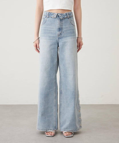 按鈕開叉喇叭牛仔褲