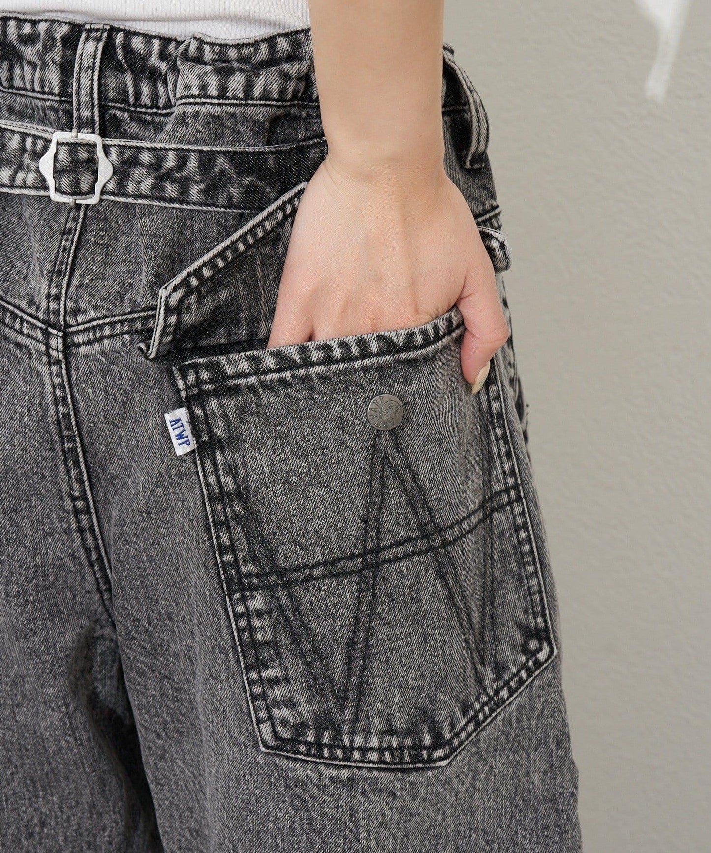 ANTI WARP 拼接弧形闊腿牛仔褲