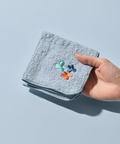 Kindly Yours 花卉刺繡毛巾手帕