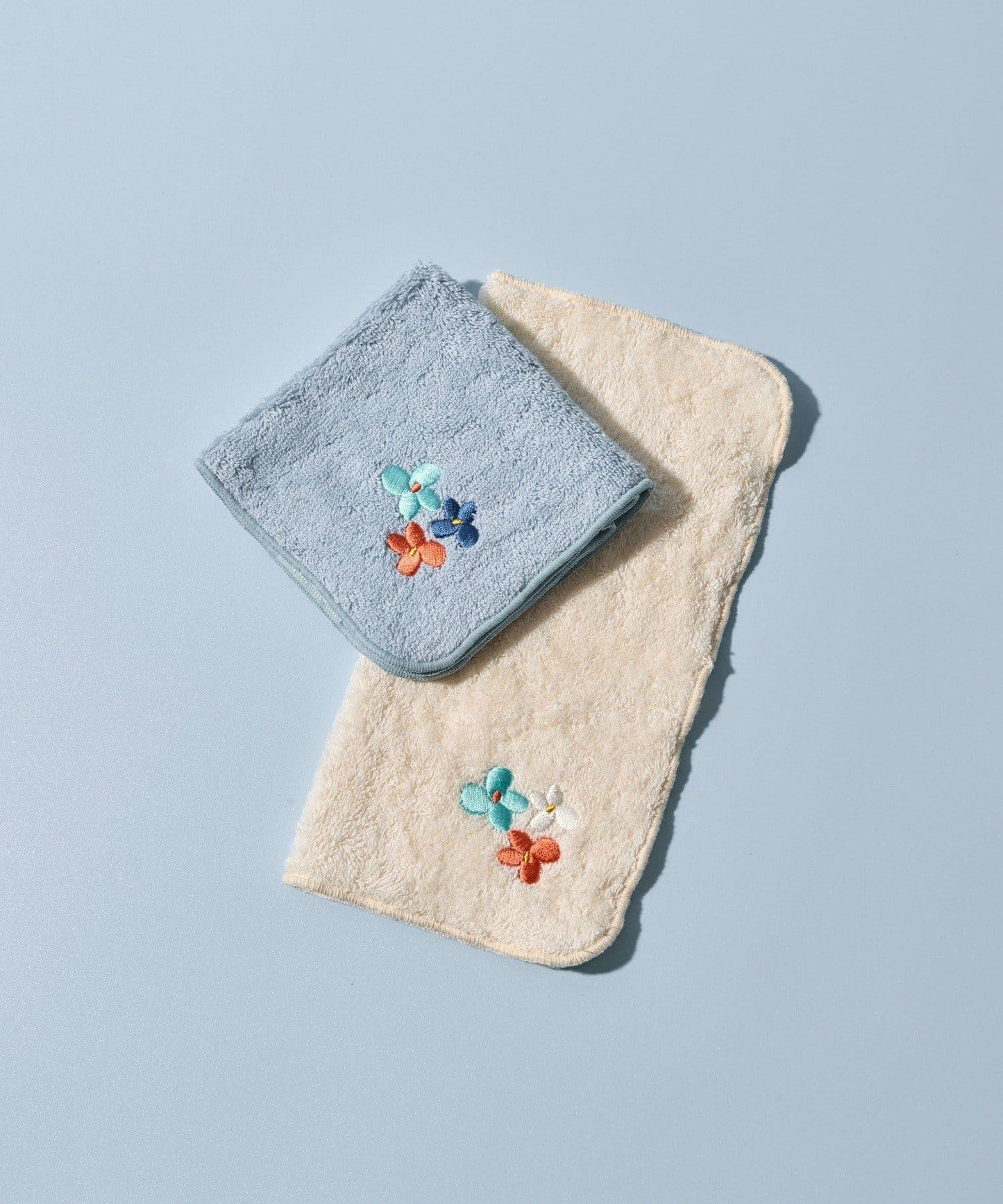 Kindly Yours 花卉刺繡毛巾手帕
