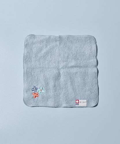 Kindly Yours 花卉刺繡毛巾手帕