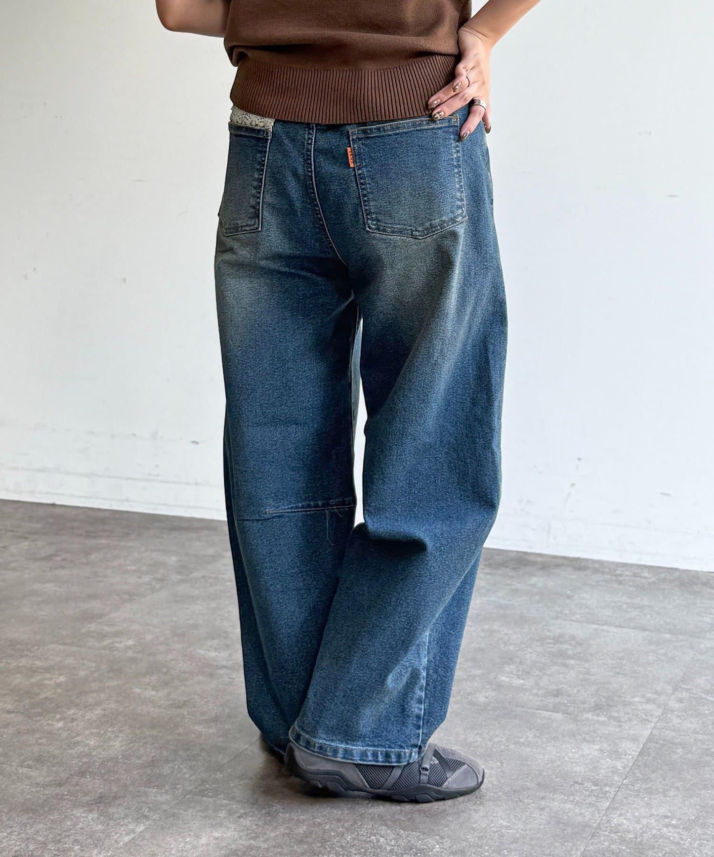 蕾絲拼接 彎刀 丹寧 牛仔褲