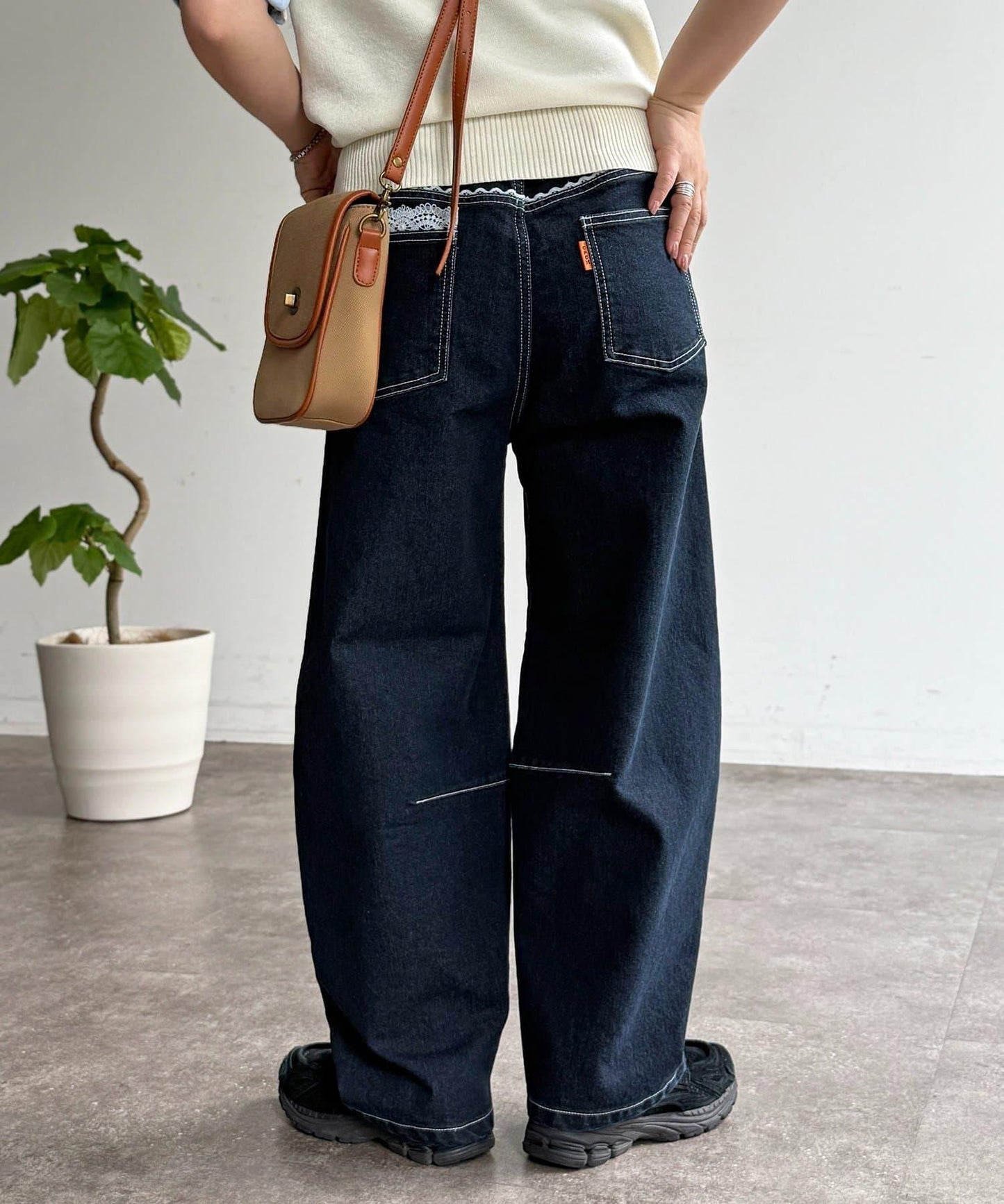 蕾絲拼接 彎刀 丹寧 牛仔褲