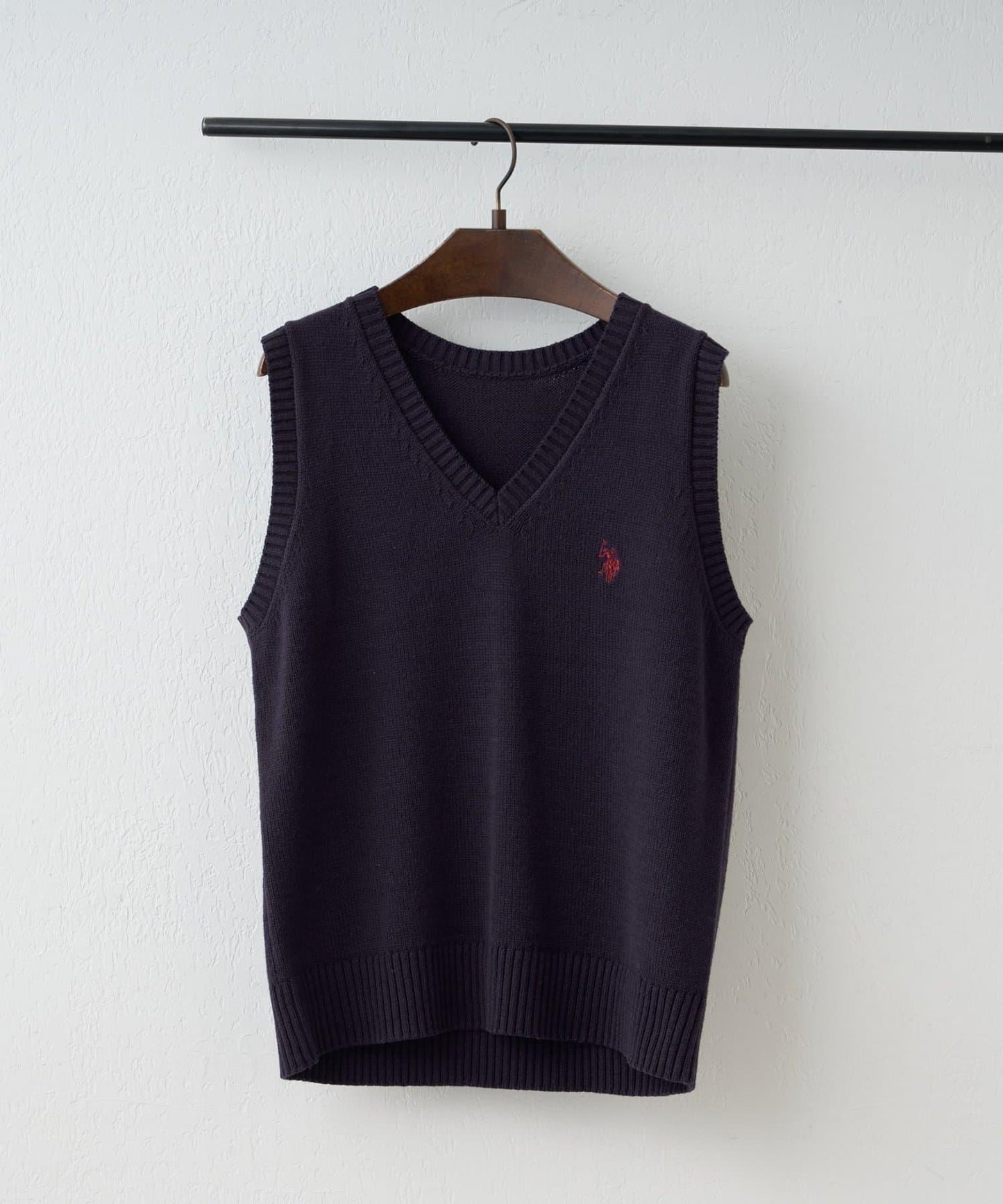 U.S. POLO ASSN. ×RMAF 學院風針織背心