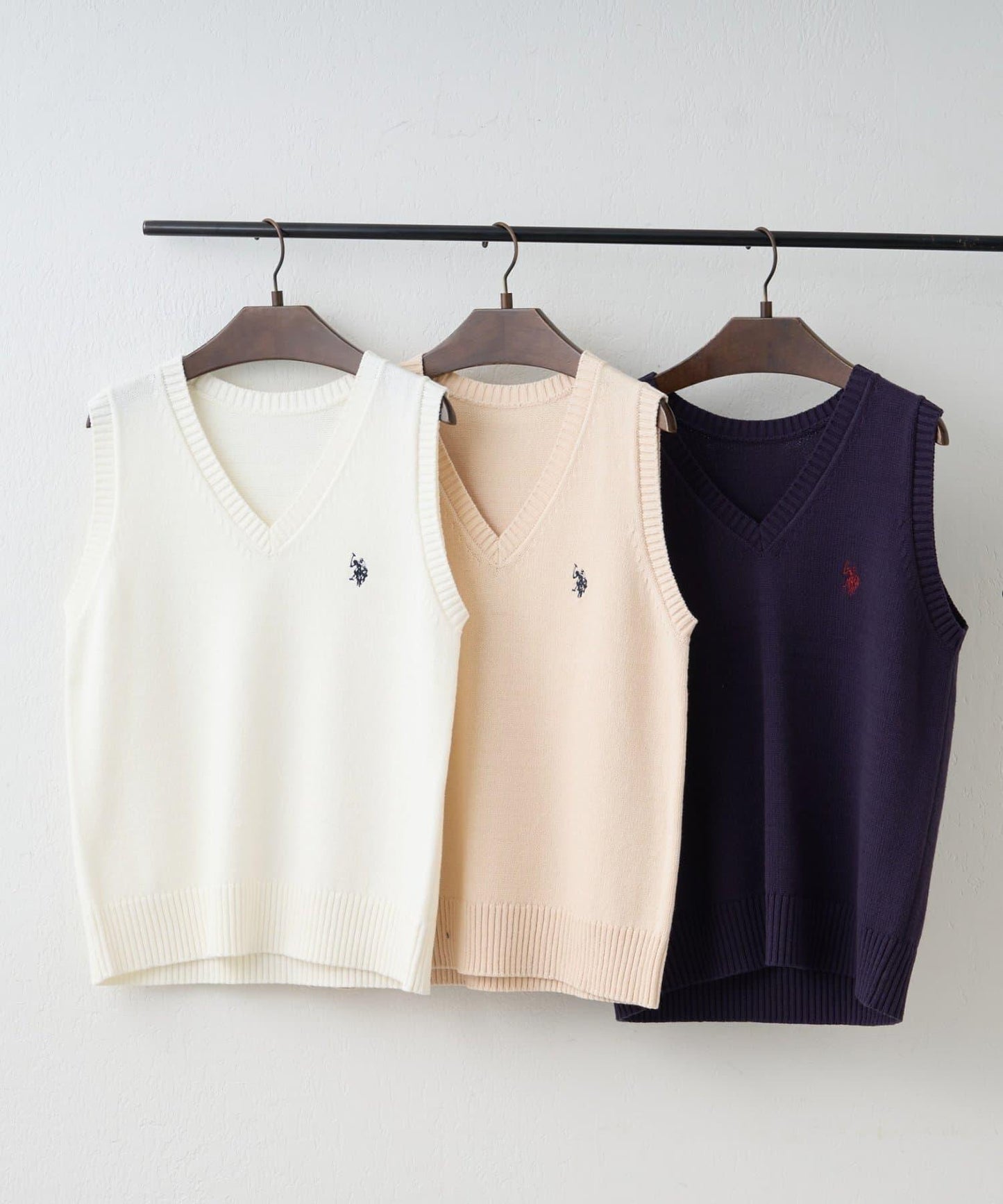 U.S. POLO ASSN. ×RMAF 學院風針織背心