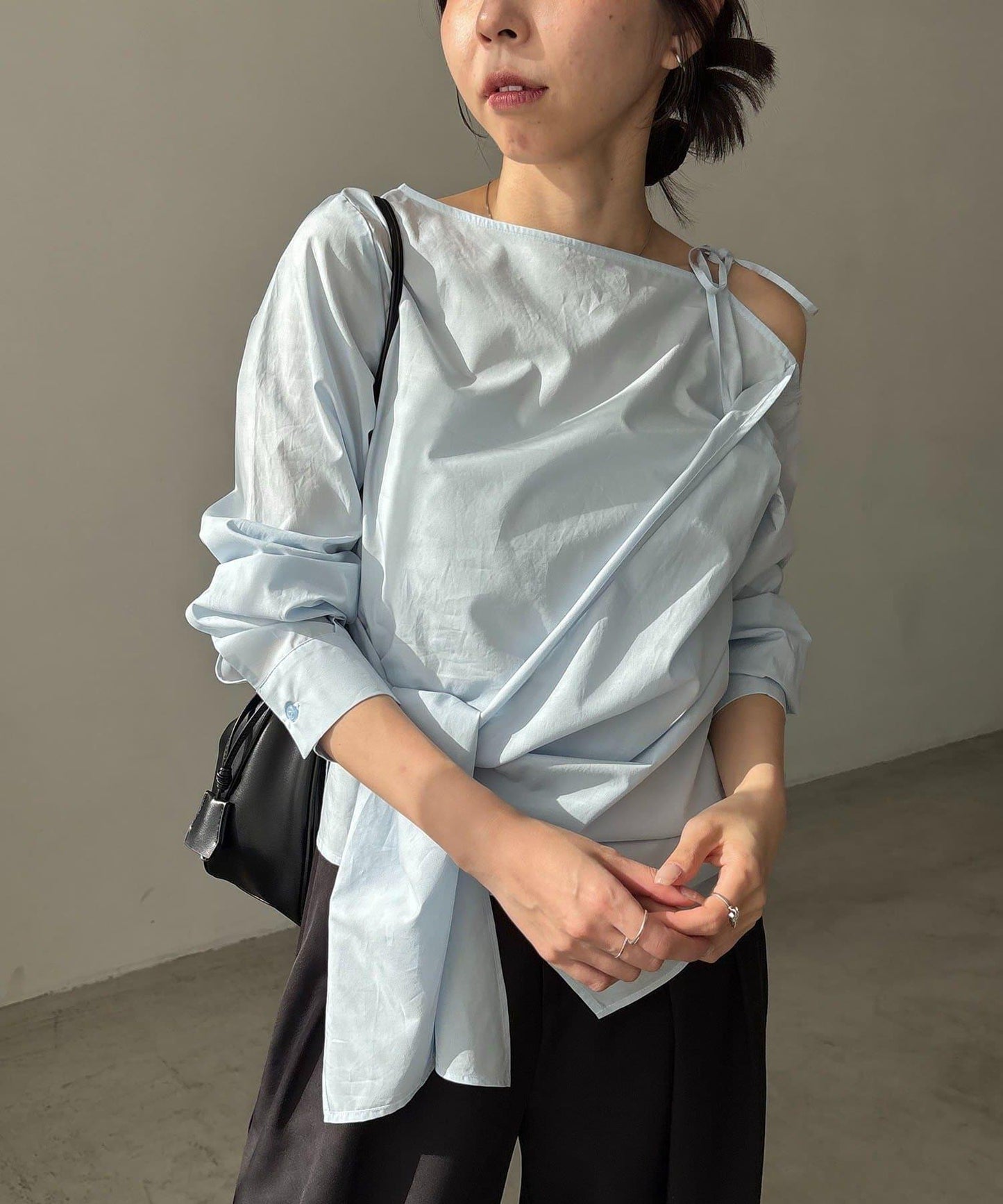 不對稱蝴蝶結設計襯衫