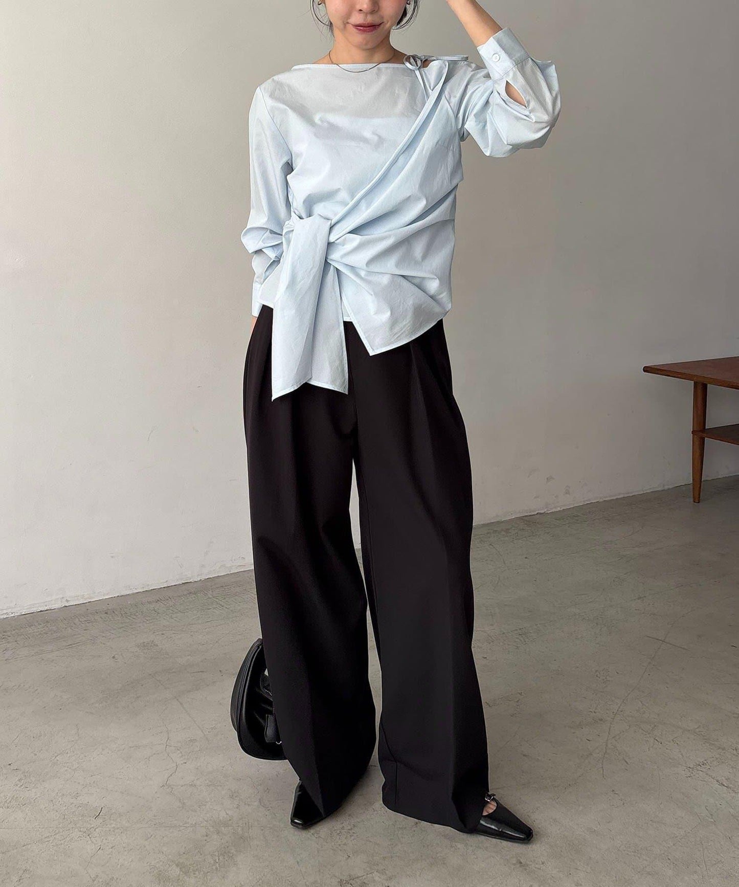 不對稱蝴蝶結設計襯衫