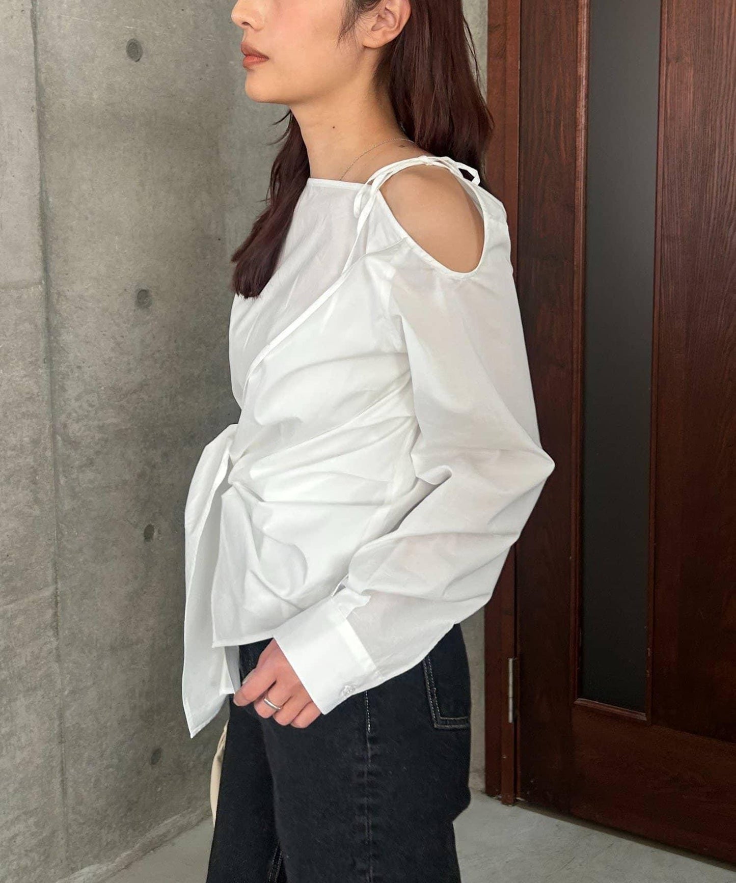 不對稱蝴蝶結設計襯衫