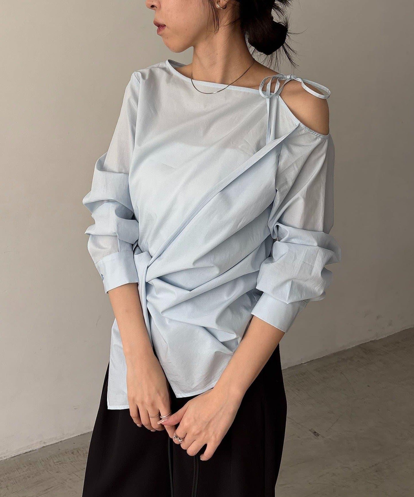 不對稱蝴蝶結設計襯衫
