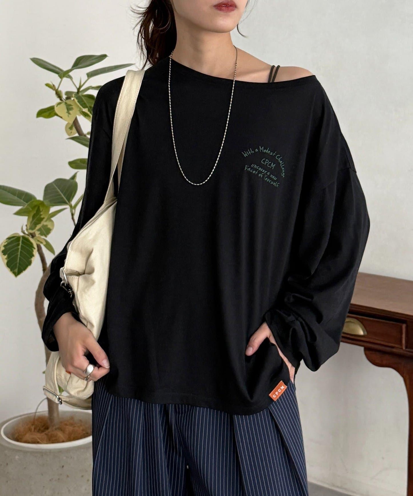 粗節透紗單肩長袖T恤