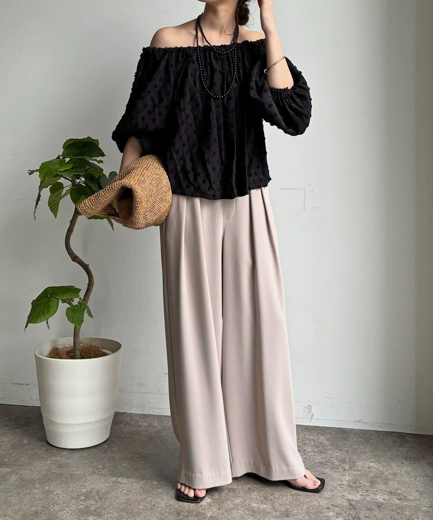 一字肩圓點提花襯衫