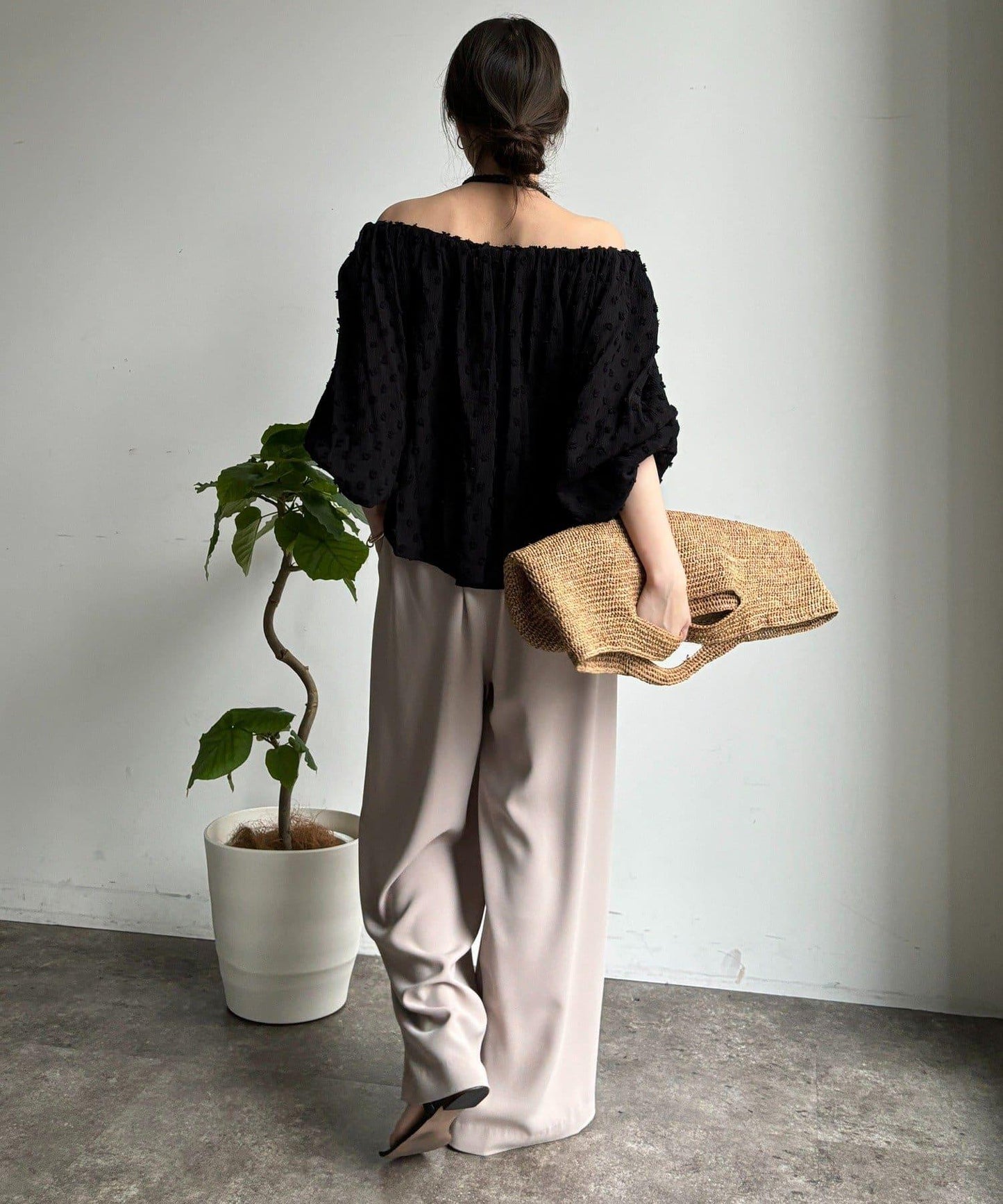 一字肩圓點提花襯衫