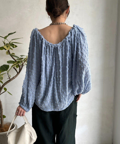 一字肩圓點提花襯衫