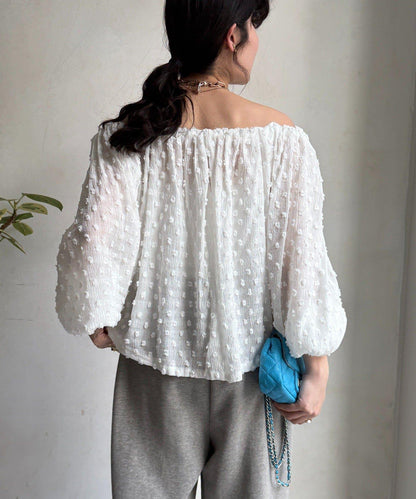 一字肩圓點提花襯衫