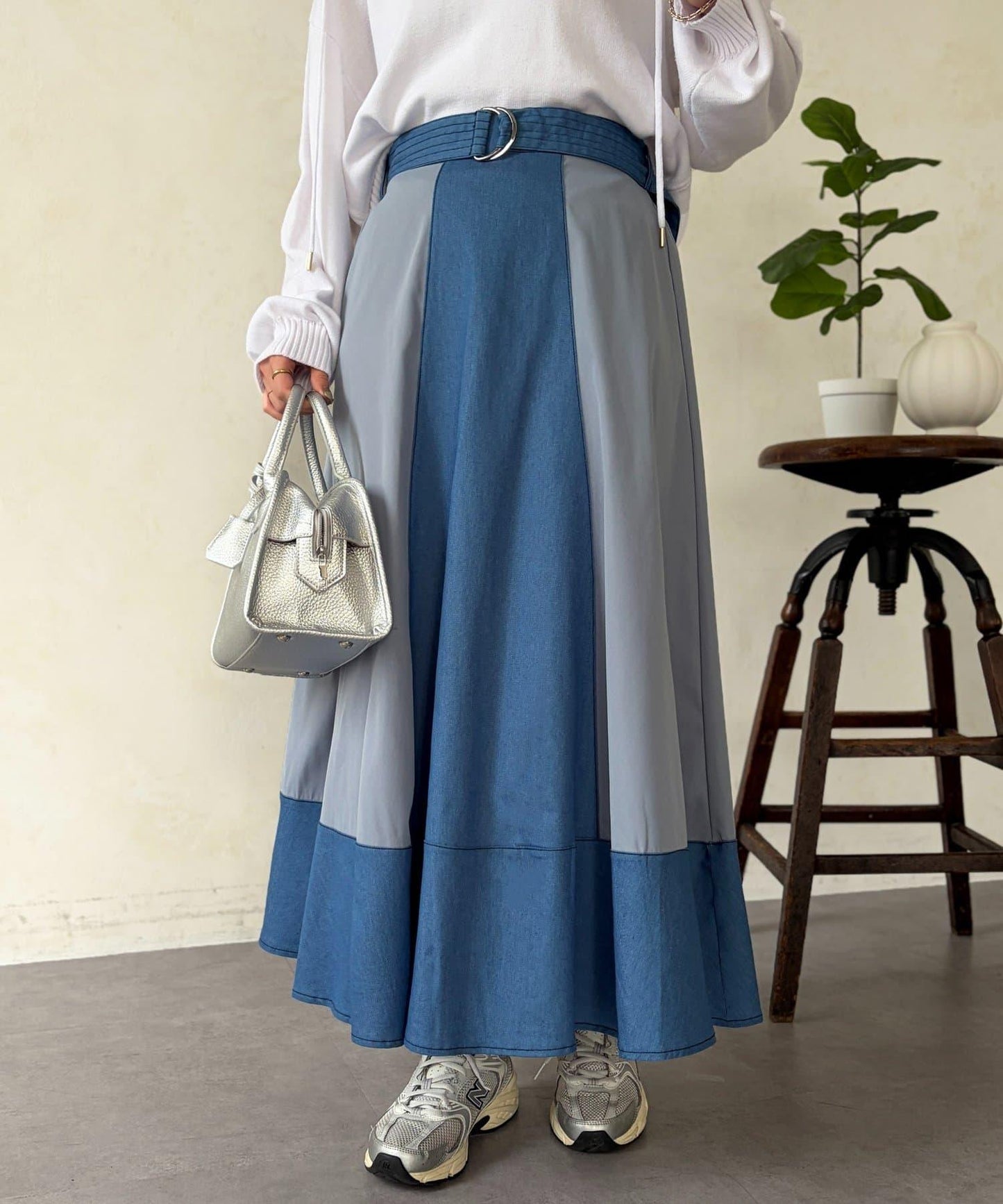 牛仔拼接喇叭半身裙