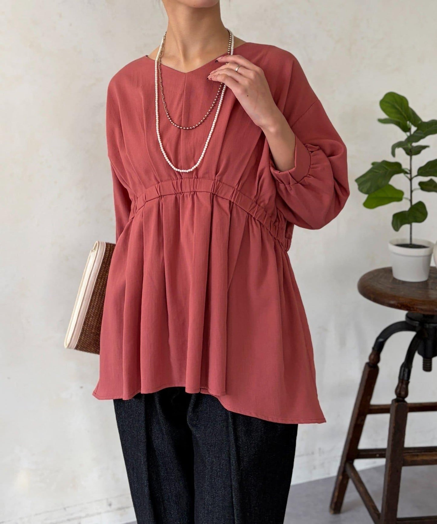 褶襉荷葉擺設計 長款上衣