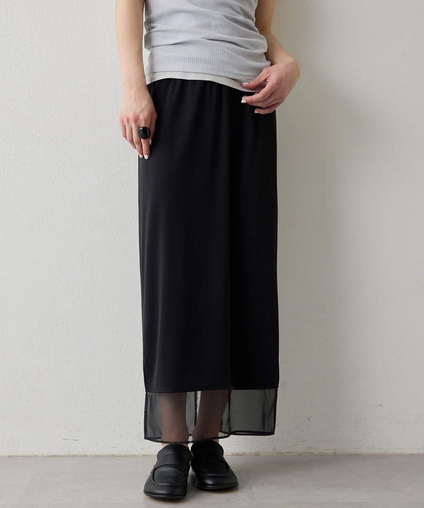 THE PAUSE 薄紗下襬包臀半身裙
