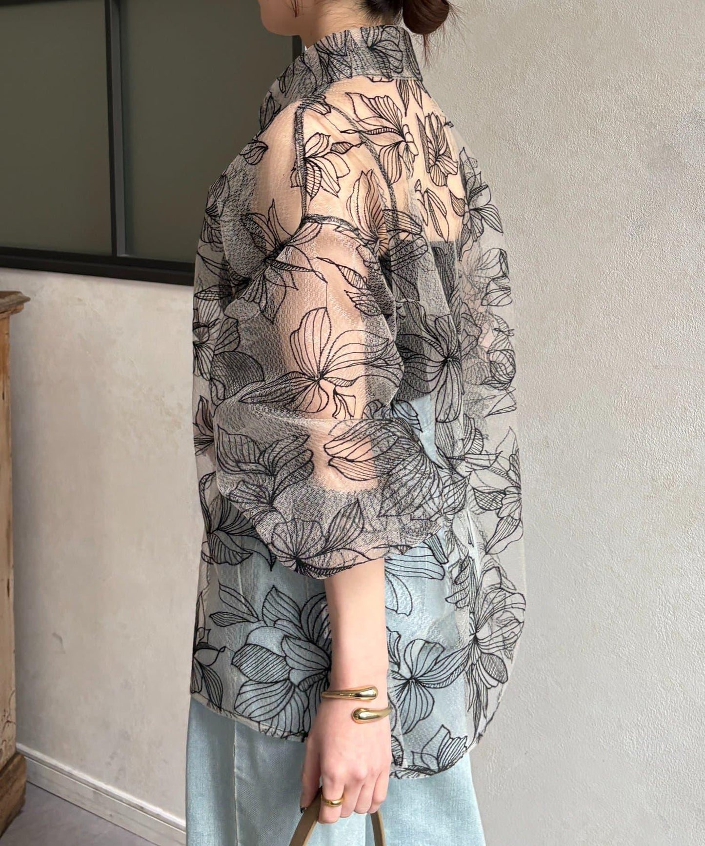 網紗花卉刺繡襯衫