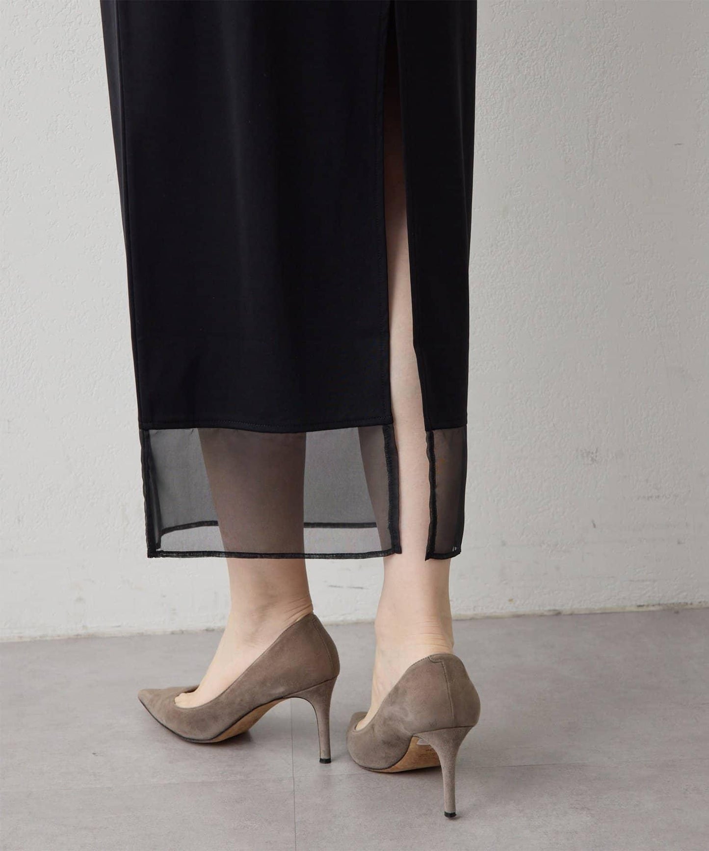 THE PAUSE 薄紗下襬包臀半身裙