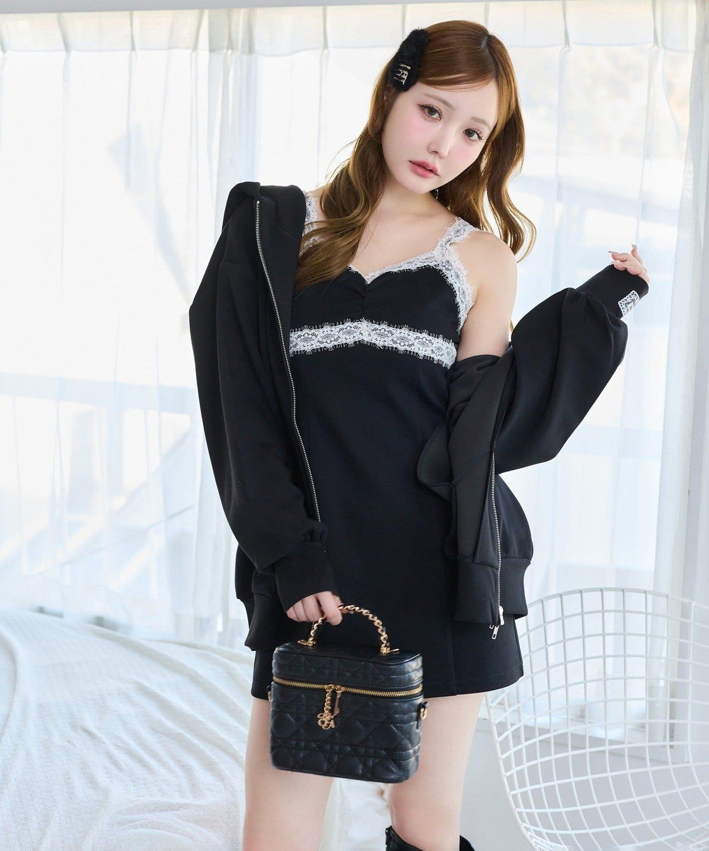 one after anoter 蕾絲連帽衛衣