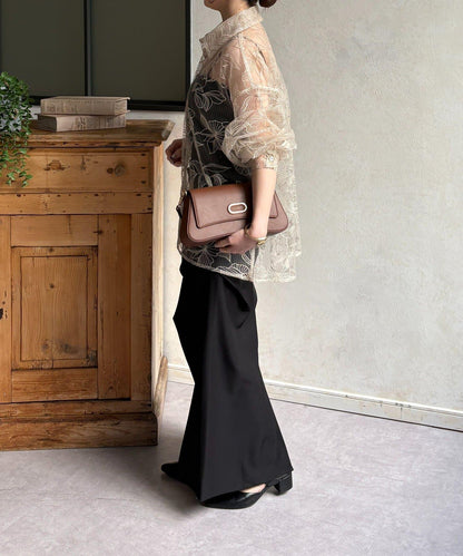 網紗花卉刺繡襯衫