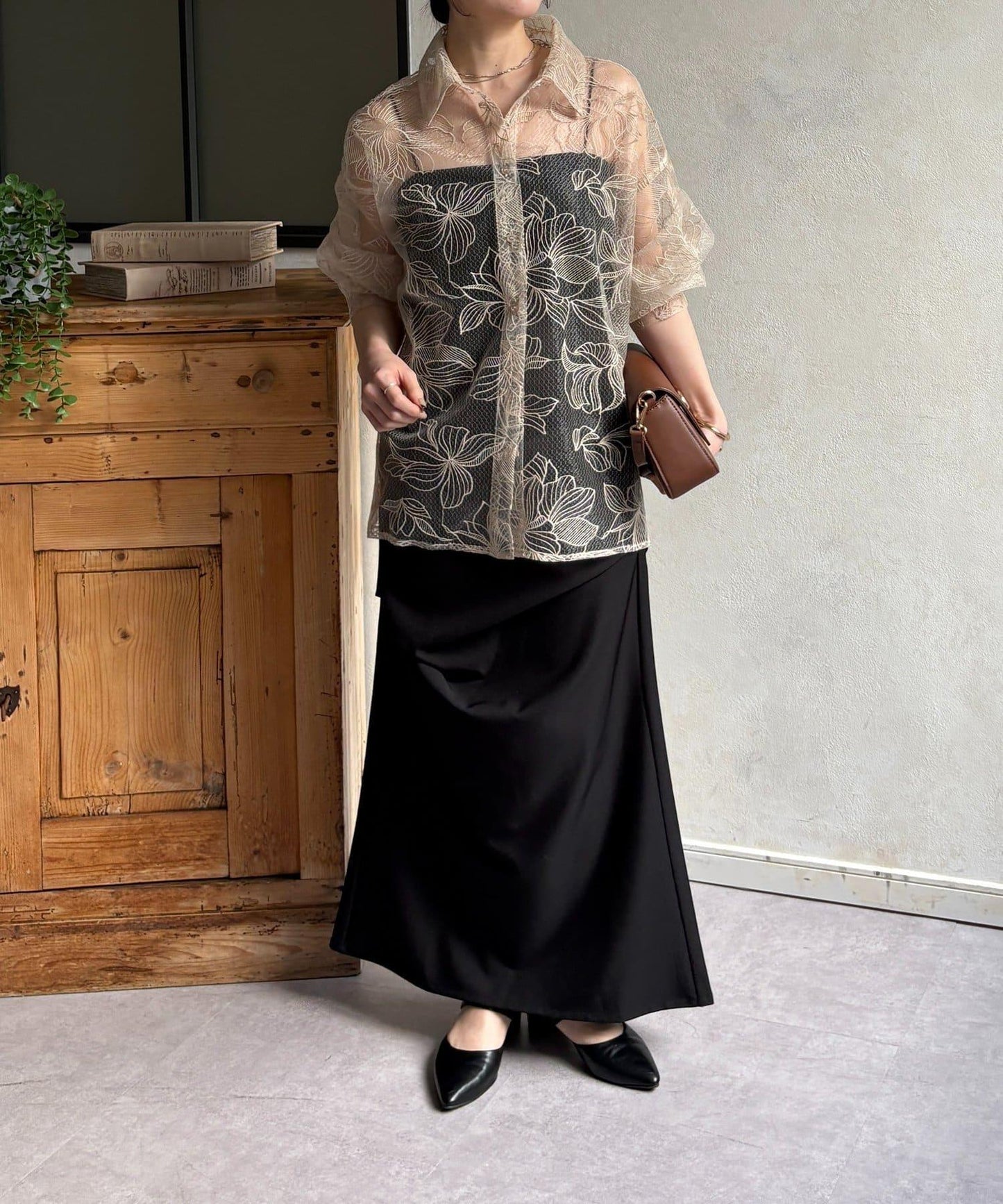 網紗花卉刺繡襯衫