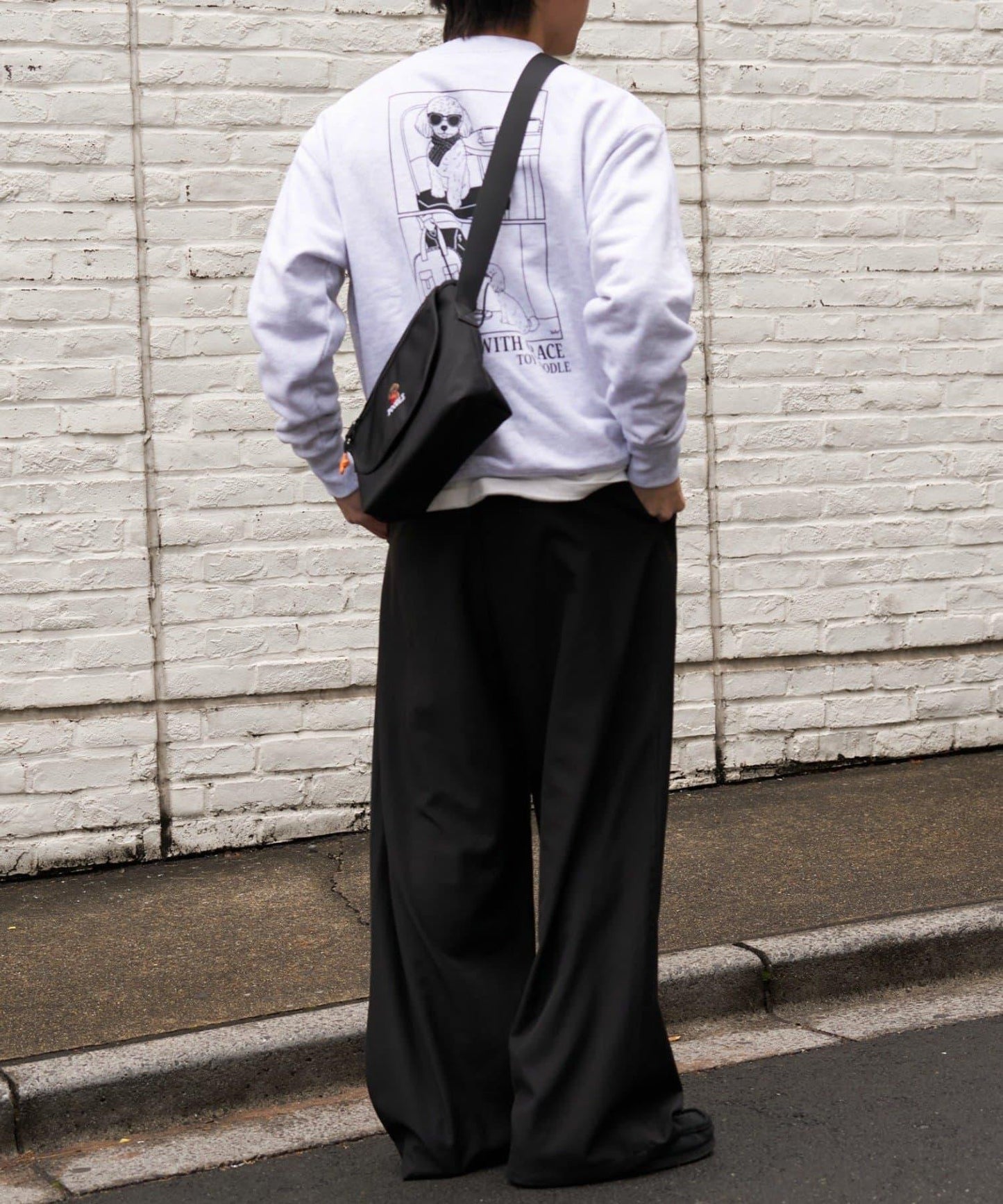 DOG 刺繡Logo翻蓋單肩包