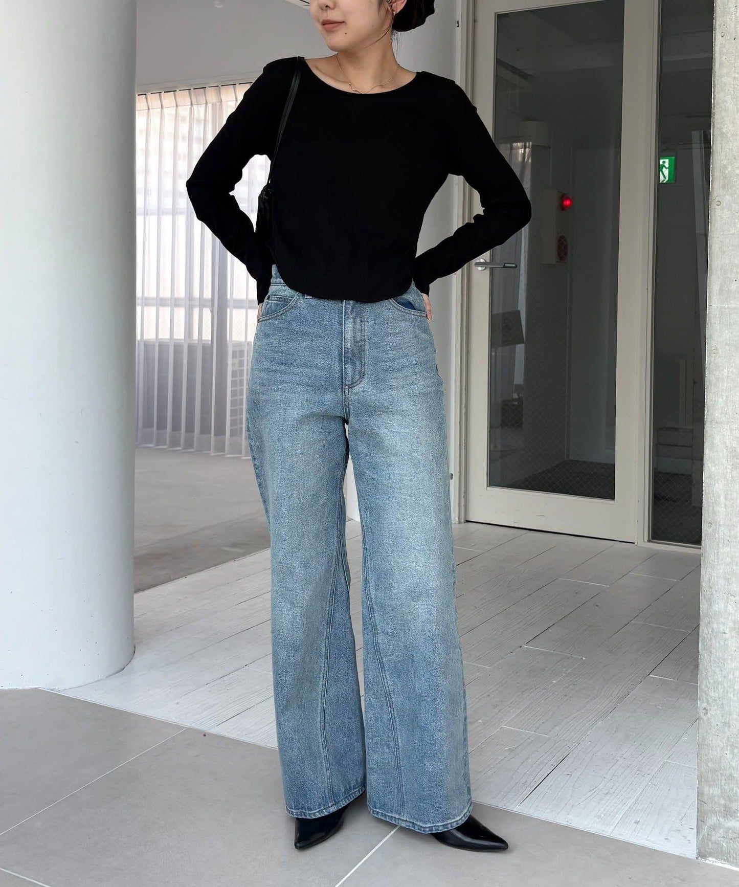 緊身胸衣設計長袖T恤